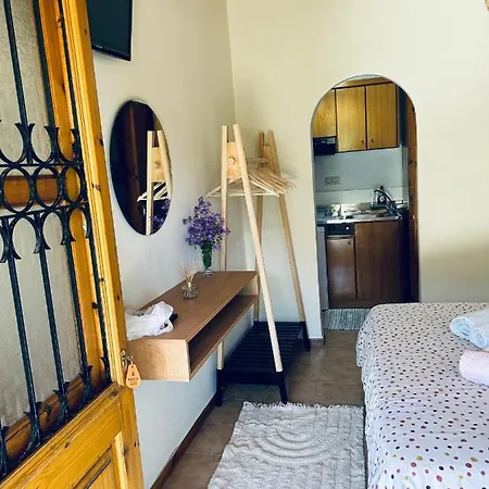 Pieros Alipa Appartement *